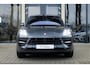 Porsche Macan 3.0 S 354PK | Sport Design | 21” LM Velgen | Panoramadak | Luchtvering PASM | Trekhaak | BOSE | Sportuitlaat | Apple CarPlay | 360 Camera | Lederen Dashboard | Adaptive Cruise Control | Standkachel |