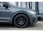 Volkswagen Tiguan 2.0 TSI DSG 191PK 4Motion | R-Line Black Style | Panoramadak | 20" LM Velgen | IQ LED | Trekhaak | Keyless | Achteruitrijcamera | Virtual Cockpit | Adaptive Cruise Control | Stoelverwarming |