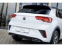 Volkswagen T-Roc 1.5 TSI DSG 150PK | R-Line | Trekhaak | Stoelmassage | Adaptieve Cruise Control | Navigatie incl. CarPlay | Stoelverwarming | Achteruitrijcamera | LED Plus verlichting |