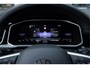 Volkswagen T-Roc 1.5 TSI DSG 150PK | R-Line | Trekhaak | Stoelmassage | Adaptieve Cruise Control | Navigatie incl. CarPlay | Stoelverwarming | Achteruitrijcamera | LED Plus verlichting |
