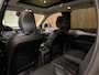 Volvo XC90 T8 AWD Recharge Ultimate Bright Long Range Luchtvering | Trekhaak | 360 Camera | Head-Up Display | Harman Kardon | 455pk | Adaptieve Cruise Control | Standkachel met Volvo On Call App | Stoelverwarming voor+achter | Stuurwielverwarming | Schuifdak | Full LED Meesturende koplampen | Pilot Assist | BLIS Dode Hoek Detectie | Alcantara hemelbekleding | Lederen zonnekleppen en handgrepen | Elektrische voorstoelen geheugen | Lederen bekleding | Zitting verlenging voorstoelen | Lederen dashboard | 20 Inch | Google Infotainment | Keyless Drive | Privacy Glass | Elektrisch bedienbare achterklep | Geïntegreerd kinderzitje achterin | Geïntegreerde zongordijnen achterportieren | Verlichte instaplijsten | 7-Persoons | 4-Zone Climate Control | DAB Radio | Apple Carplay/Android Auto | Alarm Klasse III | Draadloos telefoon opladen | Platinum Grey Metallic |