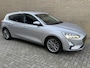 Ford Focus 1.0 EcoBoost 125pk Titanium Business | Keyless Entry en Start | Lichtmetalen velgen | Navigatie | Trekhaak | PDC voor en achter | Stoelverwarming | Climate Control | Achteruitrijcamera | Volledig onderhouden