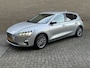 Ford Focus 1.0 EcoBoost 125pk Titanium Business | Keyless Entry en Start | Lichtmetalen velgen | Navigatie | Trekhaak | PDC voor en achter | Stoelverwarming | Climate Control | Achteruitrijcamera | Volledig onderhouden
