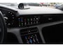 Porsche Taycan Cross Turismo 4 93 kWh / Panoramadak / Camera / Passenger Display / Luchtvering / 20'' / Leder / CarPlay / Matrix LED / Stoelverwarming / DAB / ACC