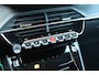 Peugeot 208 Allure | 16" Lichtmetalen velgen 'ELBORN' | Climate Control | Dashboard en deurpanelen in kunststof met carboneffect