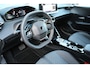 Peugeot 208 Allure | 16" Lichtmetalen velgen 'ELBORN' | Climate Control | Dashboard en deurpanelen in kunststof met carboneffect
