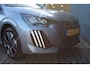 Peugeot 208 Allure | 16" Lichtmetalen velgen 'ELBORN' | Climate Control | Dashboard en deurpanelen in kunststof met carboneffect