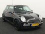MINI One Mini 1.6 Salt Elektrische ramen voor, Buitenspiegels elektrisch verstelbaar De MINI Mini 1.6 One Salt uit 2003 is een compacte hatchback met een herkenbaar en tijdloos design. De 1,6 liter benzinemotor biedt voldoende prestaties voor dagelijks gebruik. Dankzij het li