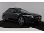 Mercedes-Benz A-klasse 250 e Business Solution AMG Limited (SFEERVERLICHTING, PANORAMADAK, CAMERA, STOELVERWARMING, 1e EIGENAAR)