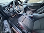 Mercedes-Benz A-klasse 180 Business Solution AMG 12-2017 / Navigatie / Alcantara AMG / 2e eigenaar / Dealeronderhouden