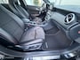 Mercedes-Benz A-klasse 180 Business Solution AMG 12-2017 / Navigatie / Alcantara AMG / 2e eigenaar / Dealeronderhouden