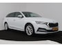 Skoda Octavia Combi 1.0 e-TSI Business Edition Plus Automaat (NAVIGATIE, TREKHAAK, STOELVERWARMING, CARPLAY, GOED ONDERHOUDEN)