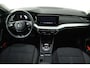 Skoda Octavia Combi 1.0 e-TSI Business Edition Plus Automaat (NAVIGATIE, TREKHAAK, STOELVERWARMING, CARPLAY, GOED ONDERHOUDEN)