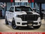 Dodge Ram 1500 GEEN MEERPRIJS | ALL IN | HELLCAT WHEELS | WIDE BODY | Laramie Night | 420Pk 636 Nn | Extra Groot Scherm + Passagiers Scherm | Comfortabele Dubbele Cabine met Royale 5 Zitplaatsen | Nu Leverbaar uit Voorraad | Voorraad Nr 2223 - 5047