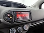 Toyota Yaris 1.0 VVT-i Connect | 1e Eigenaar | NIEUW GELEVERD & ONDERHOUDEN | LM Velgen |