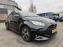 Toyota Yaris HYBRID 115 DYNAMIC COMFORT PACK STOEL/STUURVERW APPLE/ANDROID NAVI BLIND-SPOT PARKCAMERA KEYLESS PARKSENSOR V+A NL-AUTO