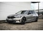 BMW 3-Serie Touring 320i | Sportline | Leder | LED | Trekhaak | 19 inch | NL Auto |