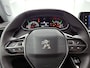 Peugeot 2008 SUV Allure 130pk | Navigatie | Achteruitrijcamera | Climate Control | Cruise Control | Parkeersensoren | Keyless | Bluetooth | Apple CarPlay / Android Auto | DAB+ radio | Elektrisch inklapbare spiegels | Donker getint glas | Trekhaak | Dealeronderhouden | 17" lichtmetalen velgen |