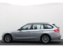 BMW 3-Serie Touring 318i High Executive Automaat LED, Navigatie, Leer, Climate, Cruise, PDC, Bluetooth, Elektr. Pakket, 16''