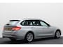 BMW 3-Serie Touring 318i High Executive Automaat LED, Navigatie, Leer, Climate, Cruise, PDC, Bluetooth, Elektr. Pakket, 16''