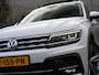 Volkswagen Tiguan R-Line 2.0 TSI 4Motion 220pk Automaat LEDER | SCHUIF-DAK | 19''LM | TREKHAAK | ADAPT. CRUISE | APPLE-CARPLAY