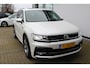 Volkswagen Tiguan 1.4 TSI Highline Business R-Line | Incl. 12 maanden Garantie | Panorama dak | Stoelverwarming | Achteruitrijcamera | Elektrische kofferbakklep | Adaptive cruise controle | DAB | Apple CarPlay/Android Auto | Virtual cockpit | Climate controle | Navigatie | Draadloze telefoonlader | Parkeersensoren V+A | Origineel NL Auto | NAP |