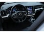 Volvo V60 T6 Automaat Plug-in hybrid AWD Plus Dark | Demo Deal | Semi Elektrische trekhaak | Premium audio by Harman Kardon | Apple carplay/Android auto | Rondom zichtcamera | Verwarmbare voorstoelen en achterbank | Verwarmbaar stuurwiel | Verwarmde voorruit |