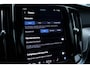 Volvo V60 T6 Automaat Plug-in hybrid AWD Plus Dark |Semi Elektrische trekhaak | Premium audio by Harman Kardon | Apple carplay/Android auto | Rondom zichtcamera | Verwarmbare voorstoelen en achterbank | Verwarmbaar stuurwiel | Verwarmde voorruit |