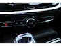 Volvo V60 2.0 T6 Plug-in hybrid AWD Plus Dark | Trekhaak | Premium audio by Harman Kardon | Apple carplay/Android auto | Rondom zichtcamera  | Verwarmbare voorstoelen en achterbank | Verwarmbaar stuurwiel | Verwarmde voorruit |