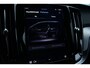 Volvo V60 T6 Automaat Plug-in hybrid AWD Plus Dark | Demo Deal | Semi Elektrische trekhaak | Premium audio by Harman Kardon | Apple carplay/Android auto | Rondom zichtcamera | Verwarmbare voorstoelen en achterbank | Verwarmbaar stuurwiel | Verwarmde voorruit |