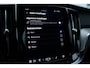 Volvo V60 T6 Automaat Plug-in hybrid AWD Plus Dark | Demo Deal | Semi Elektrische trekhaak | Premium audio by Harman Kardon | Apple carplay/Android auto | Rondom zichtcamera | Verwarmbare voorstoelen en achterbank | Verwarmbaar stuurwiel | Verwarmde voorruit |