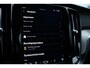 Volvo V60 T6 Automaat Plug-in hybrid AWD Plus Dark |Semi Elektrische trekhaak | Premium audio by Harman Kardon | Apple carplay/Android auto | Rondom zichtcamera | Verwarmbare voorstoelen en achterbank | Verwarmbaar stuurwiel | Verwarmde voorruit |