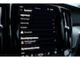 Volvo V60 2.0 T6 Plug-in hybrid AWD Plus Dark | Trekhaak | Premium audio by Harman Kardon | Apple carplay/Android auto | Rondom zichtcamera  | Verwarmbare voorstoelen en achterbank | Verwarmbaar stuurwiel | Verwarmde voorruit |