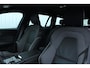 Volvo V60 2.0 T6 Plug-in hybrid AWD Plus Dark | Trekhaak | Premium audio by Harman Kardon | Apple carplay/Android auto | Rondom zichtcamera  | Verwarmbare voorstoelen en achterbank | Verwarmbaar stuurwiel | Verwarmde voorruit |