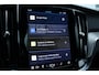 Volvo V60 T6 Automaat Plug-in hybrid AWD Plus Dark |Semi Elektrische  trekhaak | Premium audio by Harman Kardon | Apple carplay/Android auto | Rondom zichtcamera  | Verwarmbare voorstoelen en achterbank | Verwarmbaar stuurwiel | Verwarmde voorruit |