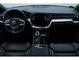 Volvo V60 2.0 T6 Plug-in hybrid AWD Plus Dark | Trekhaak | Premium audio by Harman Kardon | Apple carplay/Android auto | Rondom zichtcamera  | Verwarmbare voorstoelen en achterbank | Verwarmbaar stuurwiel | Verwarmde voorruit |