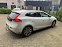 Volvo V40 1.6 D2 Momentum / PANODAK / CAMERA / STOELVERWARMING / ALU VELGEN