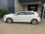 Volvo V40 1.6 D2 Momentum / PANODAK / CAMERA / STOELVERWARMING / ALU VELGEN