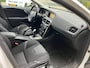 Volvo V40 1.6 D2 Momentum / PANODAK / CAMERA / STOELVERWARMING / ALU VELGEN
