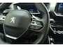 Peugeot e-2008 EV Allure Pack 50 kWh 100% Elektrisch | Camera | Navigatie | Lichtmetalen velgen | Stoelverwarming | Cruise Control | Airco | 3-D Instrumentenpaneel | Dealer onderhouden