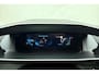Peugeot e-2008 EV Allure Pack 50 kWh 100% Elektrisch | Camera | Navigatie | Lichtmetalen velgen | Stoelverwarming | Cruise Control | Airco | 3-D Instrumentenpaneel | Dealer onderhouden