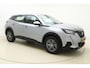 Peugeot 2008 1.2 PureTech Active Pack 100 PK | Handgeschakeld | Trekhaak | Navigatie | Climate Control | Bluetooth | Cruise Control | Licht Metalen Velgen | Stuurwielbediening | 1e eigenaar
