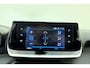 Peugeot 2008 1.2 PureTech Active Pack 100 PK | Handgeschakeld | Trekhaak | Navigatie | Climate Control | Bluetooth | Cruise Control | Licht Metalen Velgen | Stuurwielbediening | 1e eigenaar