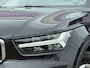 Volvo XC40 1.5 T2 Momentum Core VOORLOOP DE NEGRO | Camera | Parkeersensoren voor + Achter | Navigatie | On Call | Carplay | Regensensor |