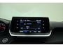 Peugeot 208 1.2 PureTech Allure Pack 100 PK | Handgeschakeld | Cruise Control | Airco | Stoelverwarming | Start/stop | Camera | Licht Metalen Velgen | 1e eigenaar