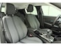 Peugeot 208 1.2 PureTech Allure Pack 100 PK | Handgeschakeld | Cruise Control | Airco | Stoelverwarming | Start/stop | Camera | Licht Metalen Velgen | 1e eigenaar