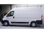 Opel Movano 2.2D 140 pk L2H2 Edition Airco, NAP, Imperiaal met Trap, Trekhaak 2.500 kg met Opstap, Navi, 1e Eigenaar, 3-Zits