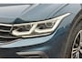 Volkswagen Tiguan 1.5 TSI R-Line Business+ / Facelift Model / Standkachel / Navigatie / Dode Hoek detectie / Electrische trekhaak / Automatisch inparkeren / Keyless Entry & Keyless start / Stoelverwarming voor / Electrisch uitklapbare trekhaak / Digitaal dashboard /