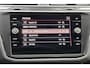 Volkswagen Tiguan 1.5 TSI R-Line Business+ / Facelift Model / Standkachel / Navigatie / Dode Hoek detectie / Electrische trekhaak / Automatisch inparkeren / Keyless Entry & Keyless start / Stoelverwarming voor / Electrisch uitklapbare trekhaak / Digitaal dashboard /