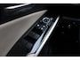 Lexus IS 300h Hybrid Business Line Pro Apple Carplay/Android Auto, Parkeersensoren Voor en Achter, Achteruitrijcamera, Navigatie